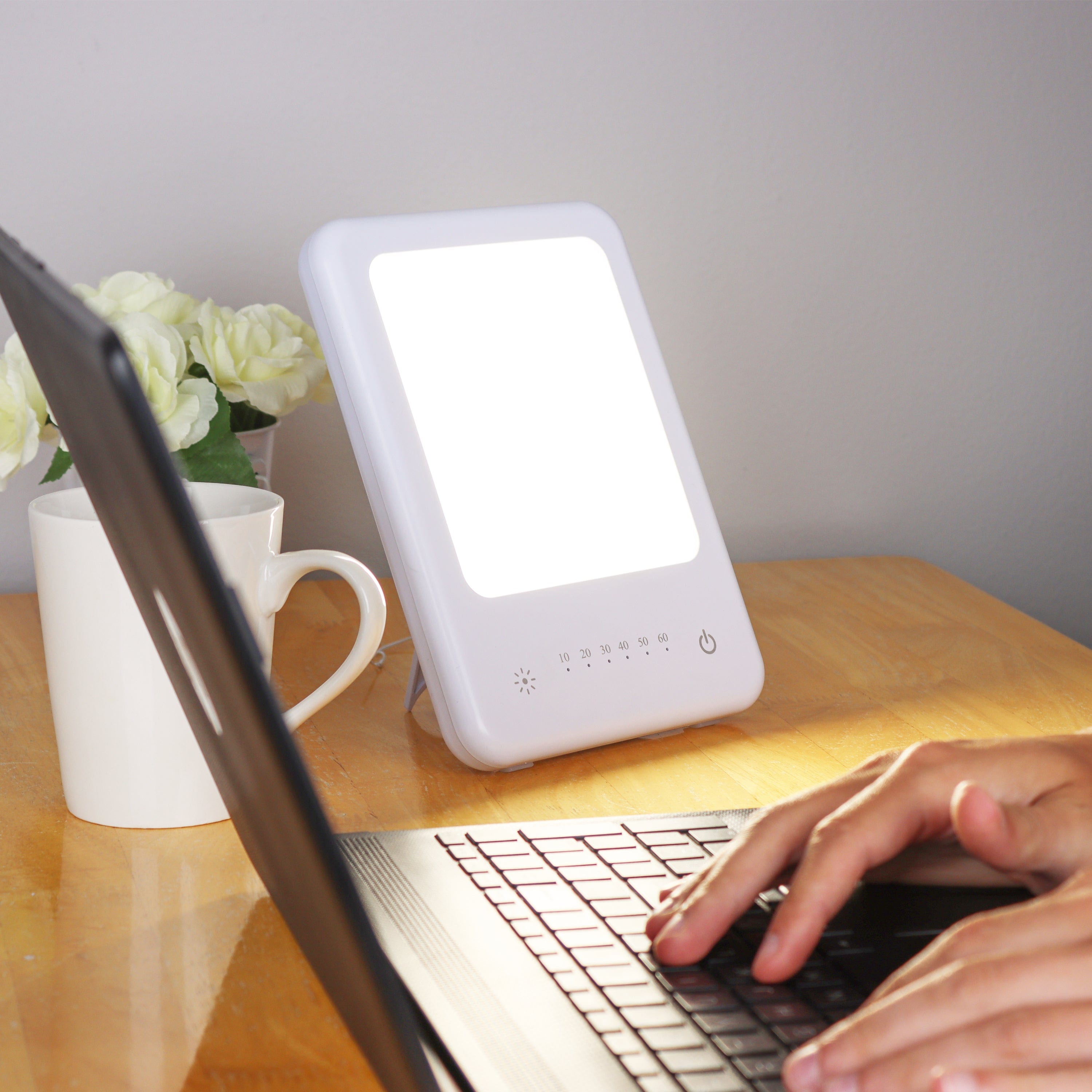 Lampe de luminothérapie TheraLite Glow de petite taille avec minuterie
